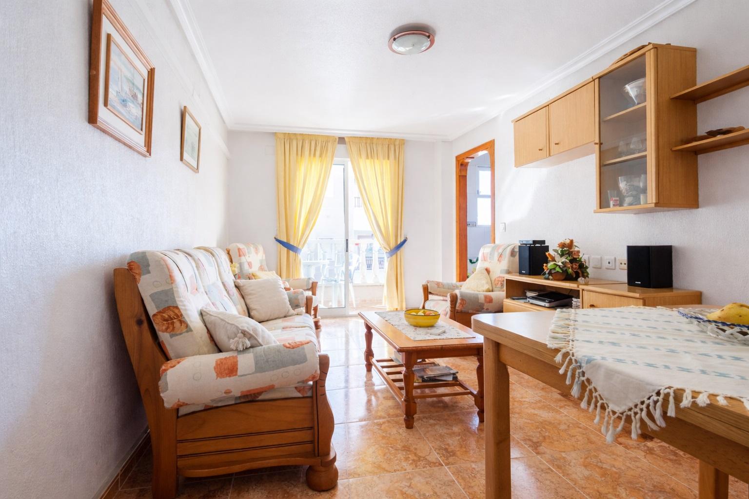 For sale - 3 Bedroom 2 Bathroom Apartment in Torrevieja - Costa Blanca  - Alicante