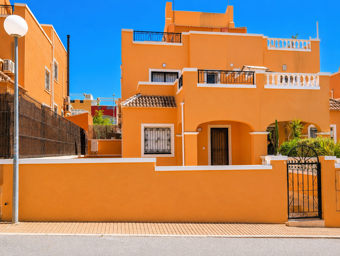 For sale - 3 Bedroom 2 Bathroom Villa in Orihuela Costa - Costa Blanca  - Alicante