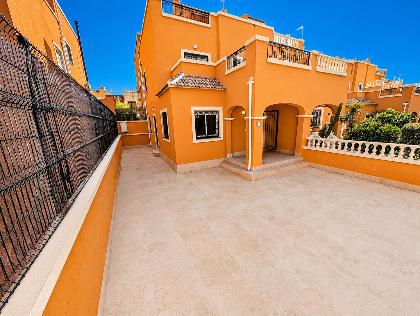 For sale - 3 Bedroom 2 Bathroom Villa in Orihuela Costa - Costa Blanca  - Alicante
