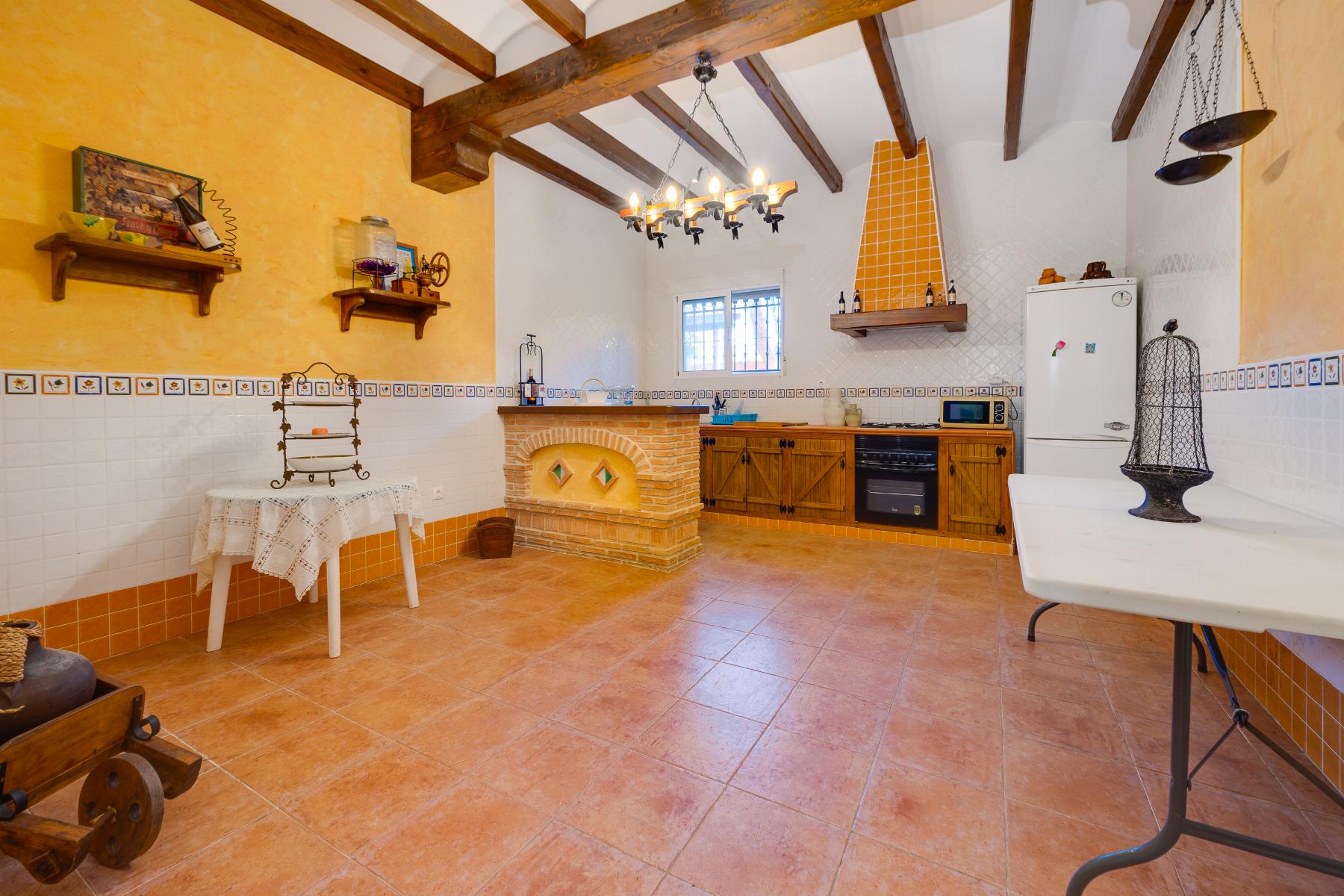 For sale - 5 Bedroom 3 Bathroom Villa in San Miguel de Salinas - Inland  - Alicante