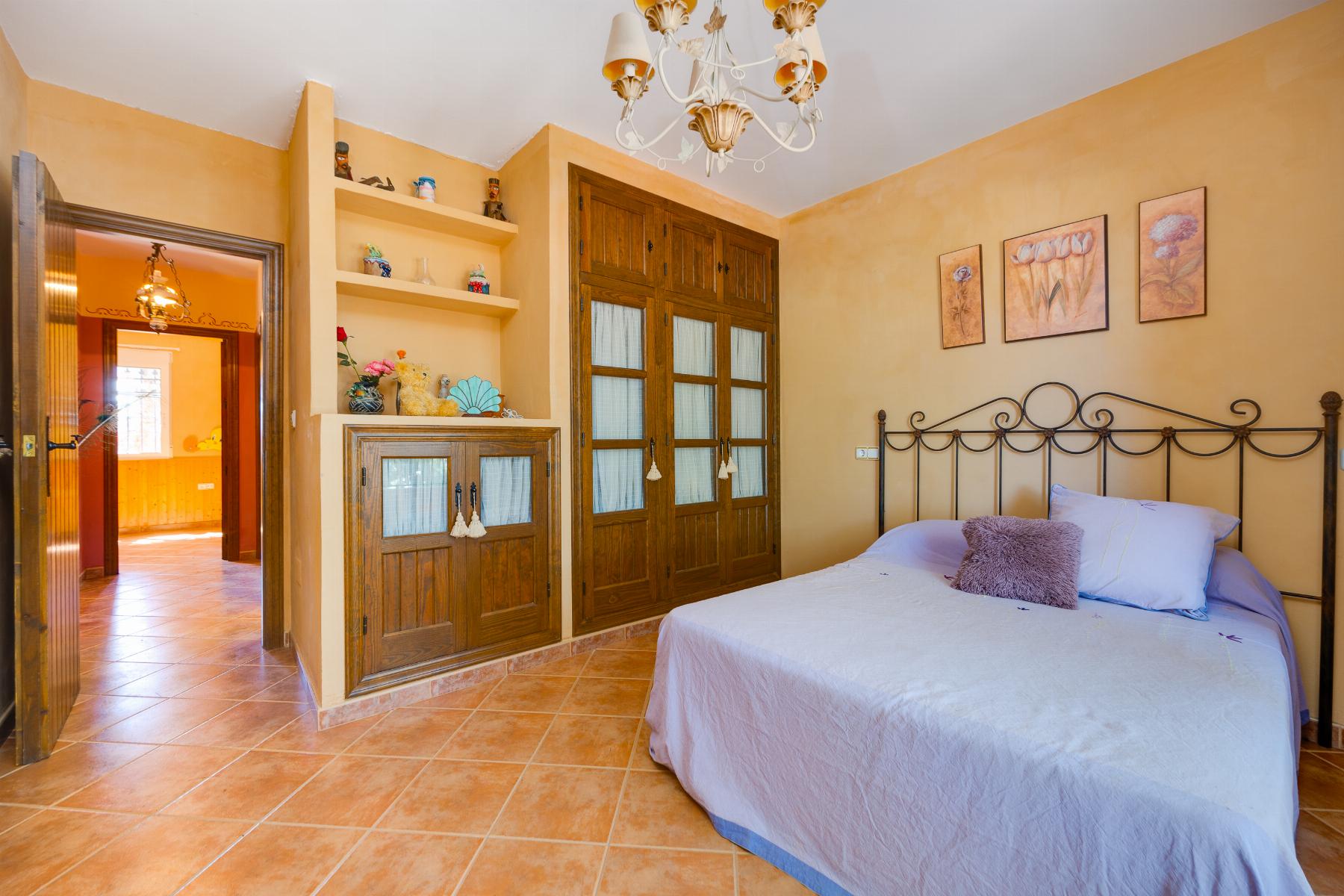 For sale - 5 Bedroom 3 Bathroom Villa in San Miguel de Salinas - Inland  - Alicante