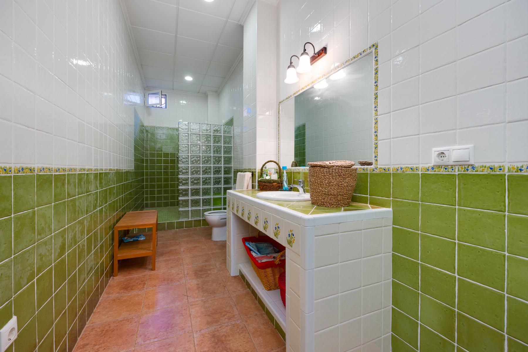 For sale - 5 Bedroom 3 Bathroom Villa in San Miguel de Salinas - Inland  - Alicante