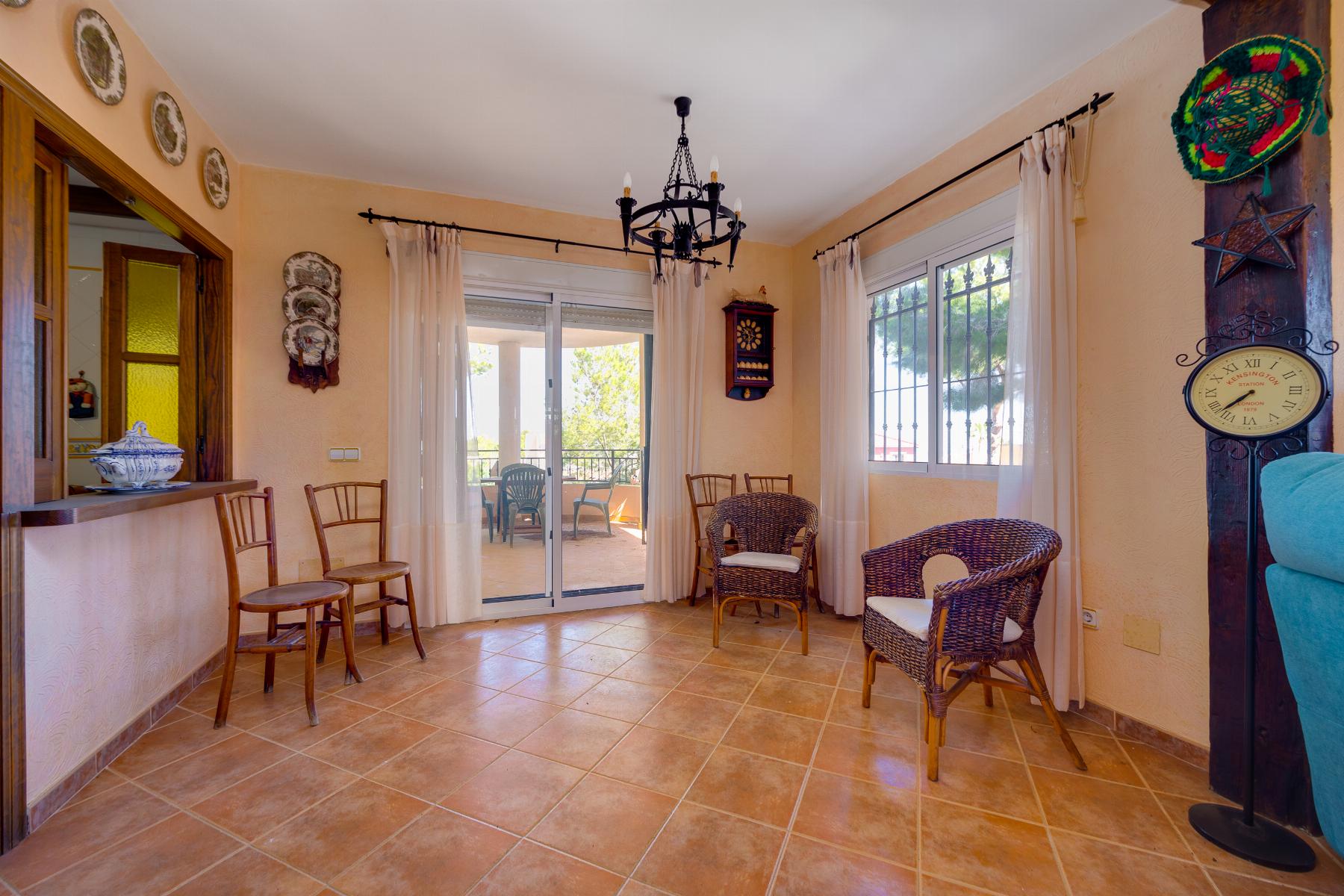 For sale - 5 Bedroom 3 Bathroom Villa in San Miguel de Salinas - Inland  - Alicante