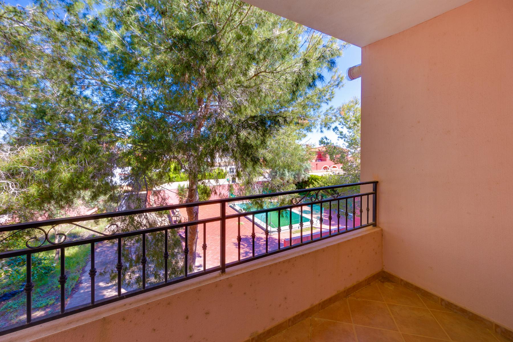 For sale - 5 Bedroom 3 Bathroom Villa in San Miguel de Salinas - Inland  - Alicante