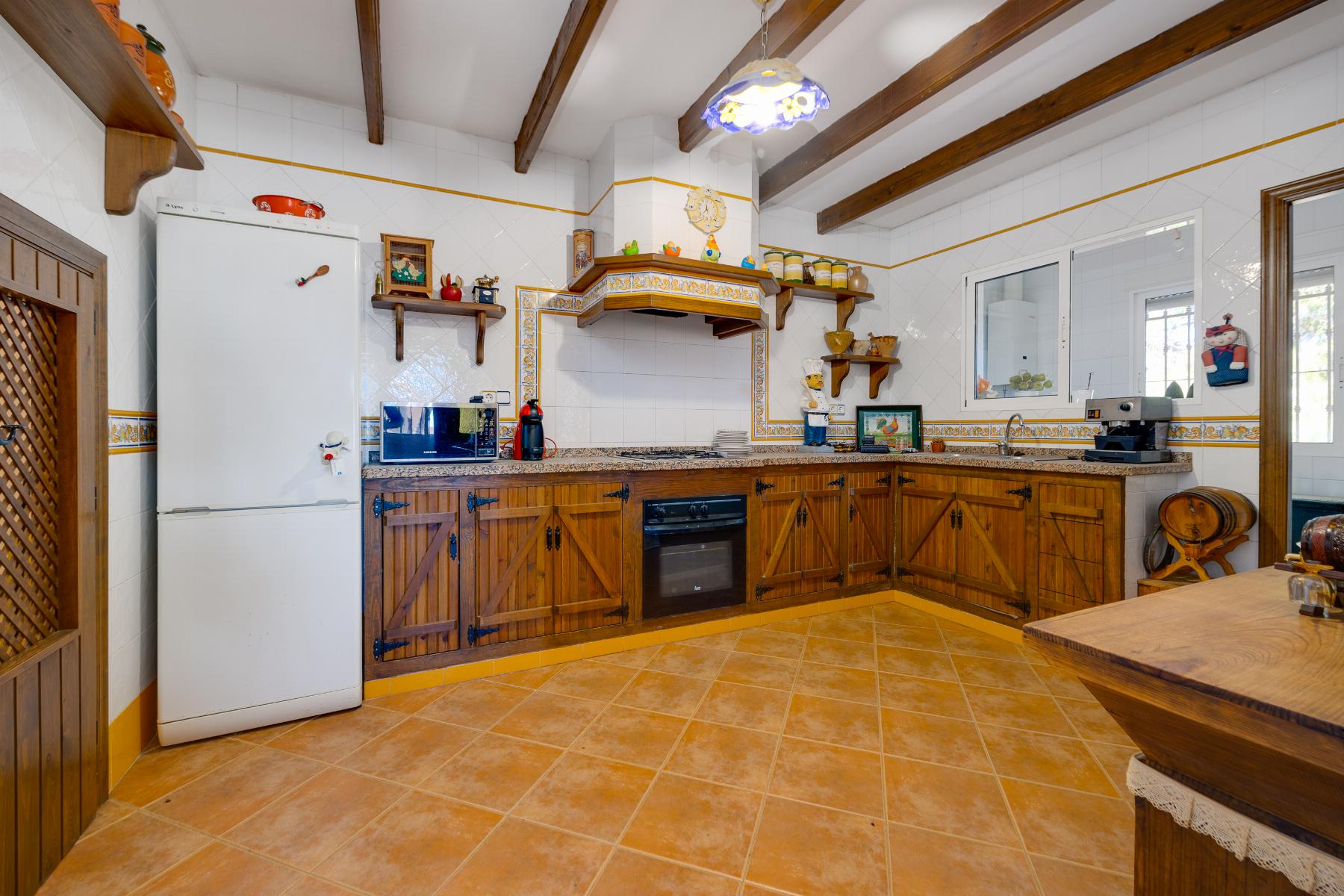 For sale - 5 Bedroom 3 Bathroom Villa in San Miguel de Salinas - Inland  - Alicante