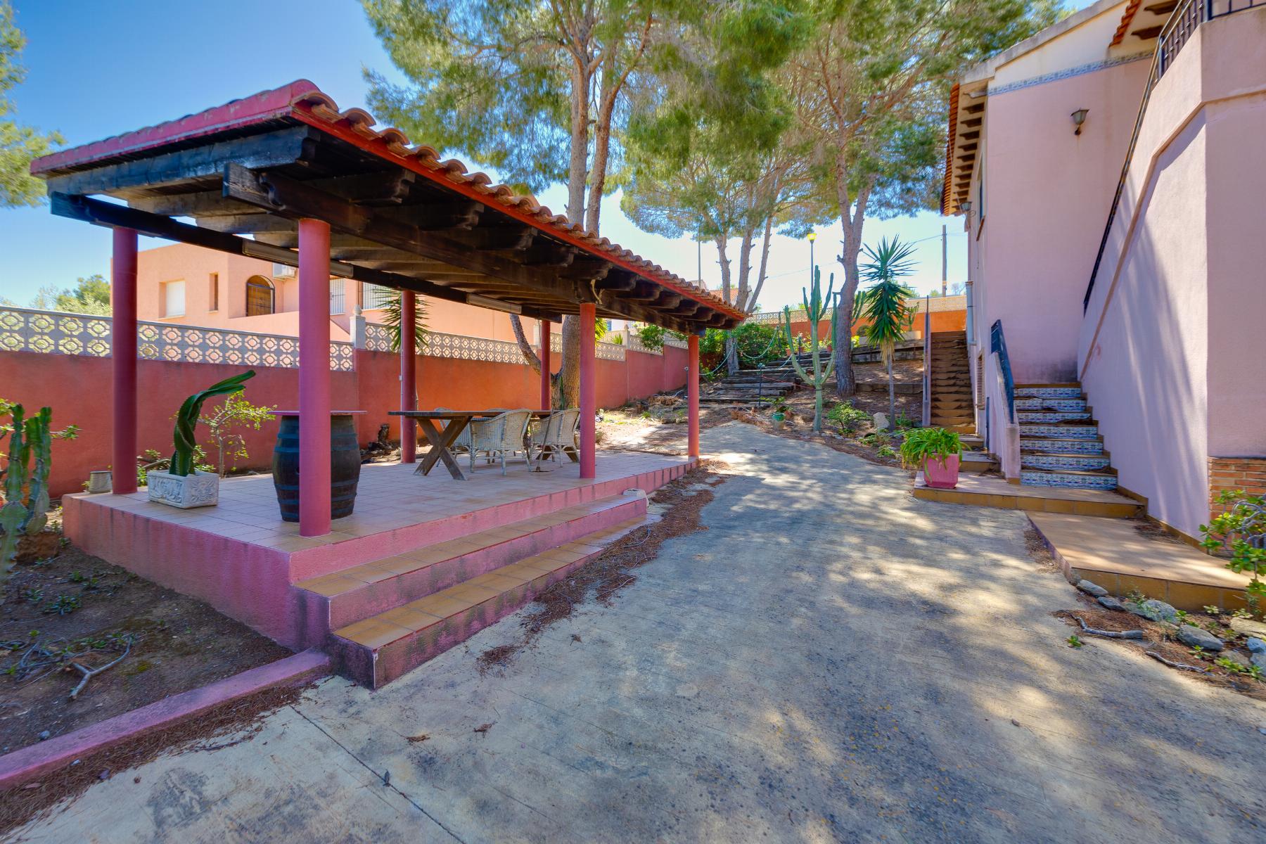 For sale - 5 Bedroom 3 Bathroom Villa in San Miguel de Salinas - Inland  - Alicante