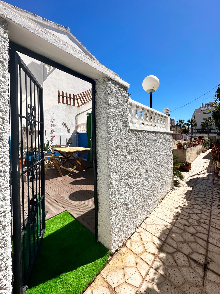 For sale - 2 Bedroom 1 Bathroom Top Floor Apartment in Cabo Roig  - Cabo Roig  - Alicante