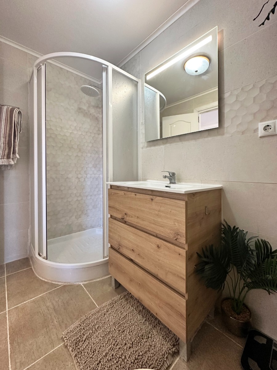 For sale - 2 Bedroom 1 Bathroom Top Floor Apartment in Cabo Roig  - Cabo Roig  - Alicante