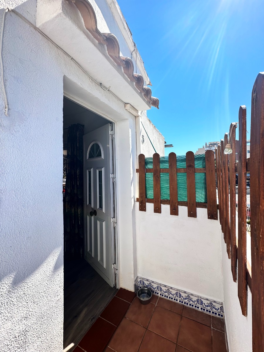 For sale - 2 Bedroom 1 Bathroom Top Floor Apartment in Cabo Roig  - Cabo Roig  - Alicante
