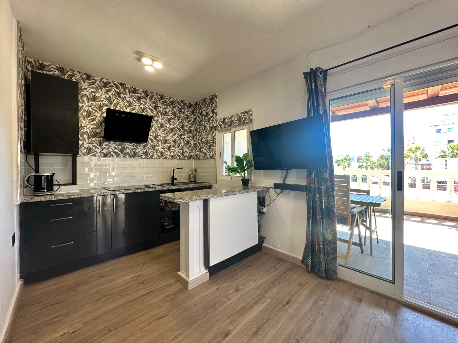For sale - 2 Bedroom 1 Bathroom Top Floor Apartment in Cabo Roig  - Cabo Roig  - Alicante