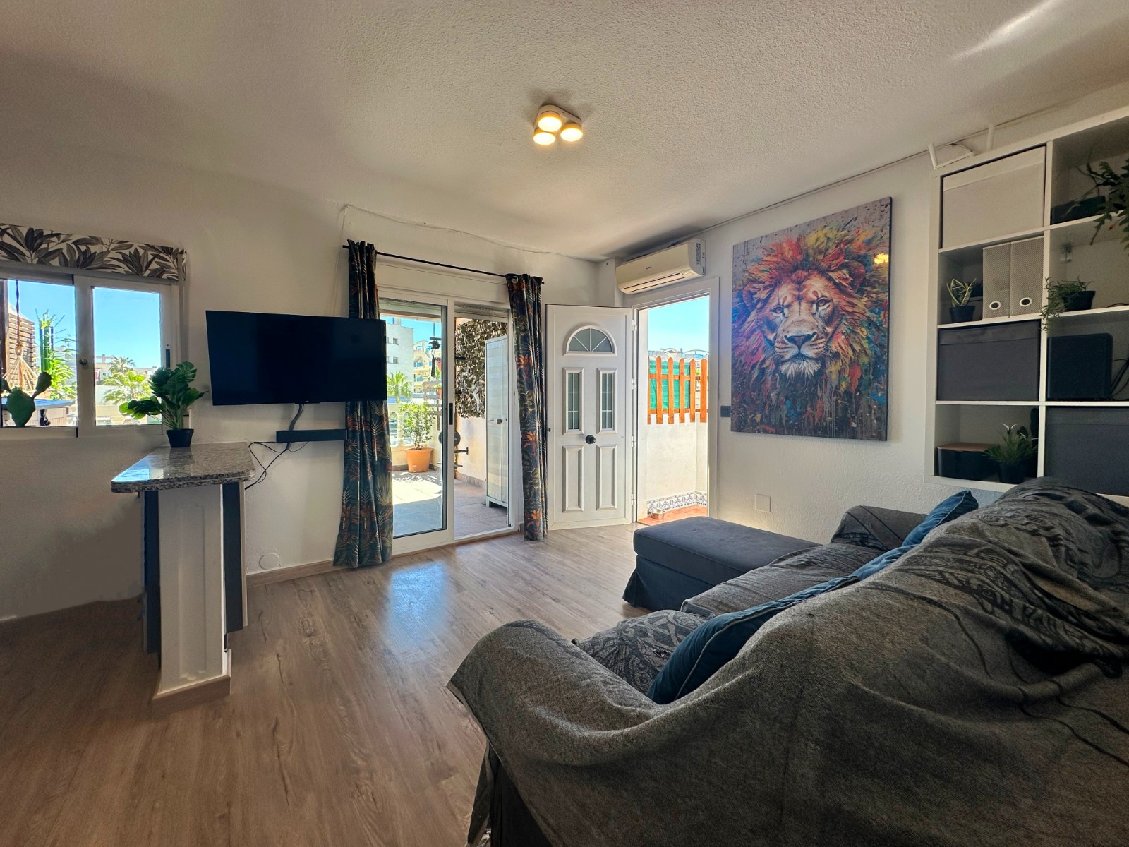 For sale - 2 Bedroom 1 Bathroom Top Floor Apartment in Cabo Roig  - Cabo Roig  - Alicante