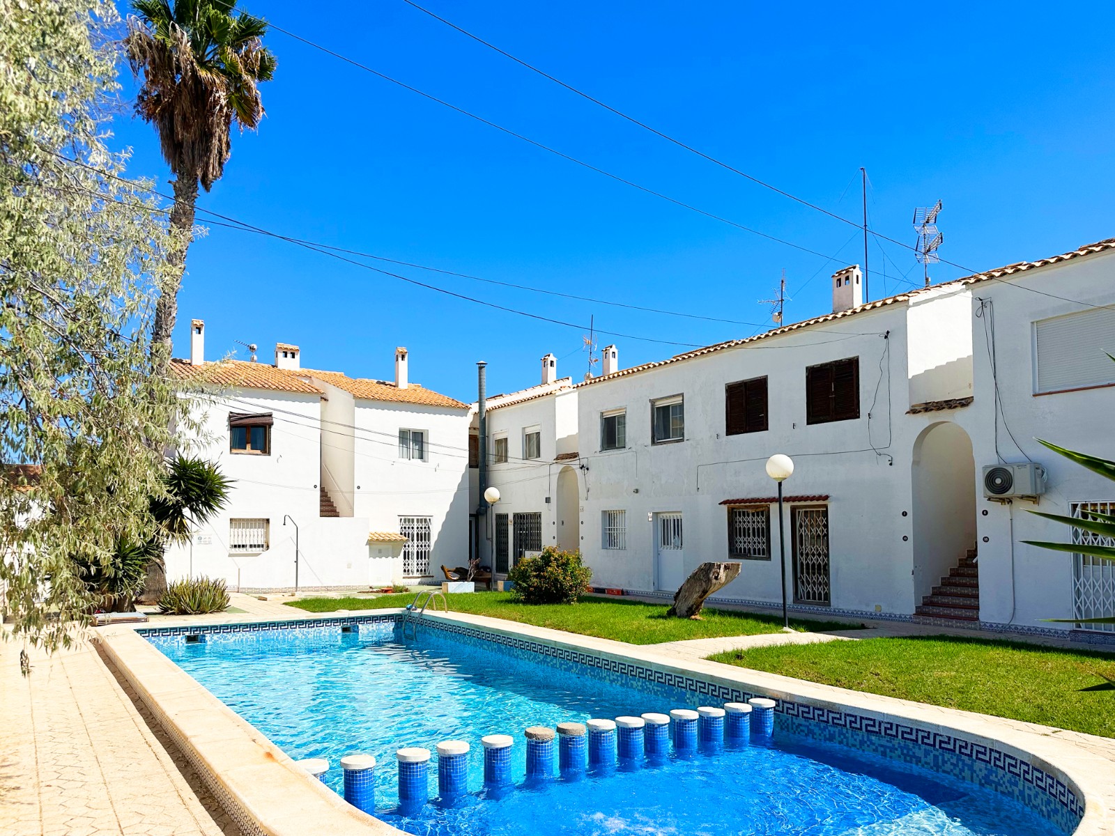 For sale - 2 Bedroom 1 Bathroom Top Floor Apartment in Cabo Roig  - Cabo Roig  - Alicante
