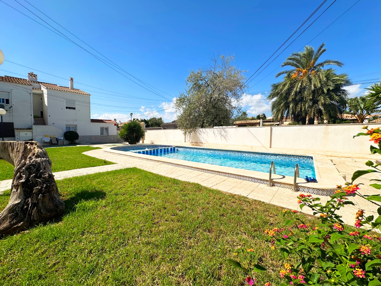 For sale - 2 Bedroom 1 Bathroom Top Floor Apartment in Cabo Roig  - Cabo Roig  - Alicante
