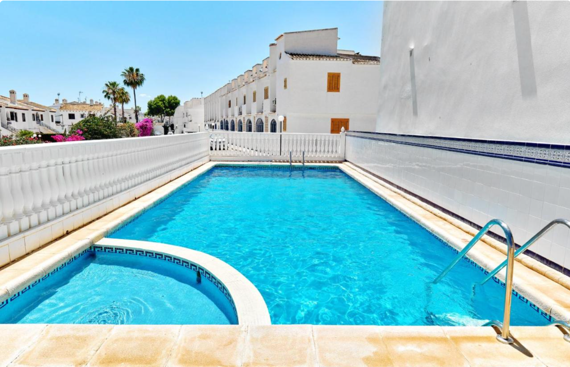 For sale - 3 Bedroom 2 Bathroom Villa in Orihuela Costa - La Zenia  - Alicante