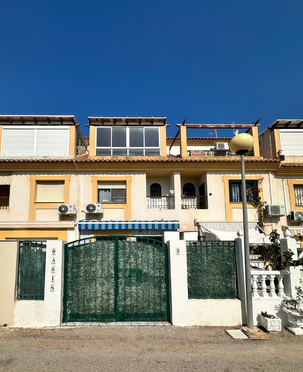 For sale - 3 Bedroom 2 Bathroom Villa in Orihuela Costa - La Zenia  - Alicante