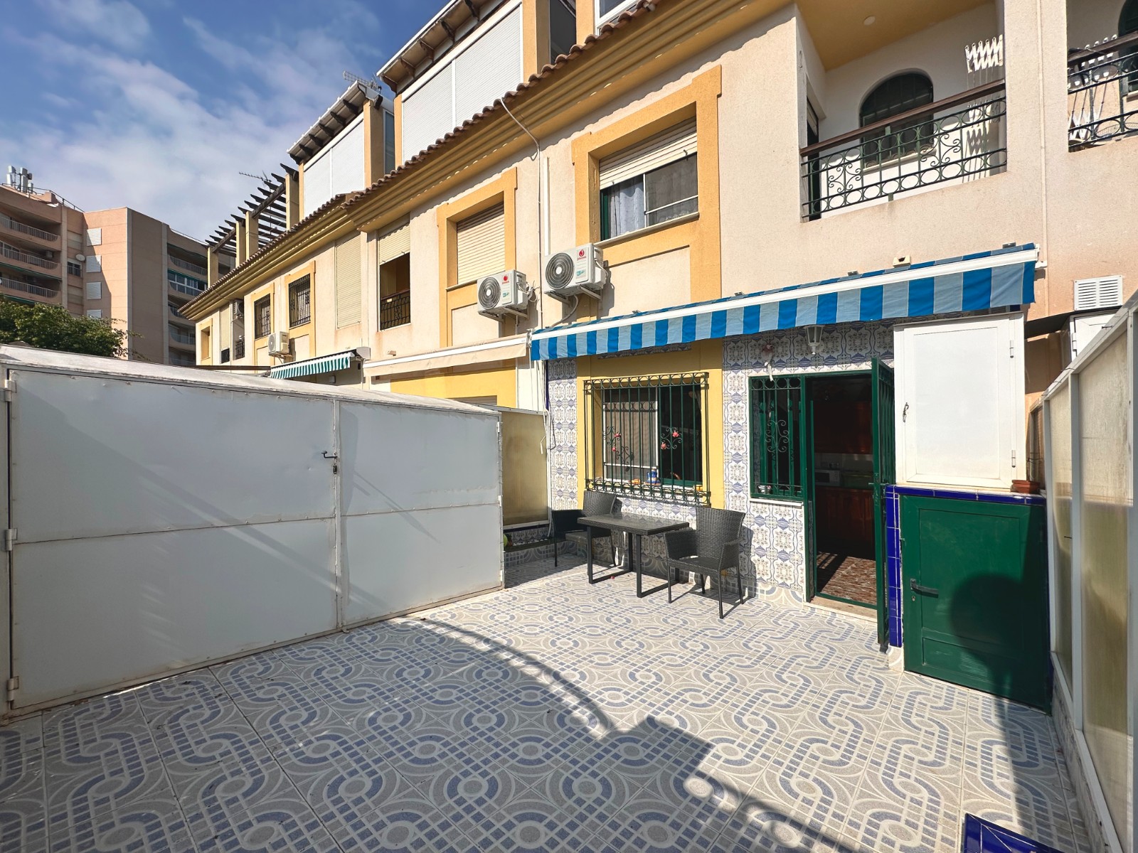 For sale - 3 Bedroom 2 Bathroom Villa in Orihuela Costa - La Zenia  - Alicante