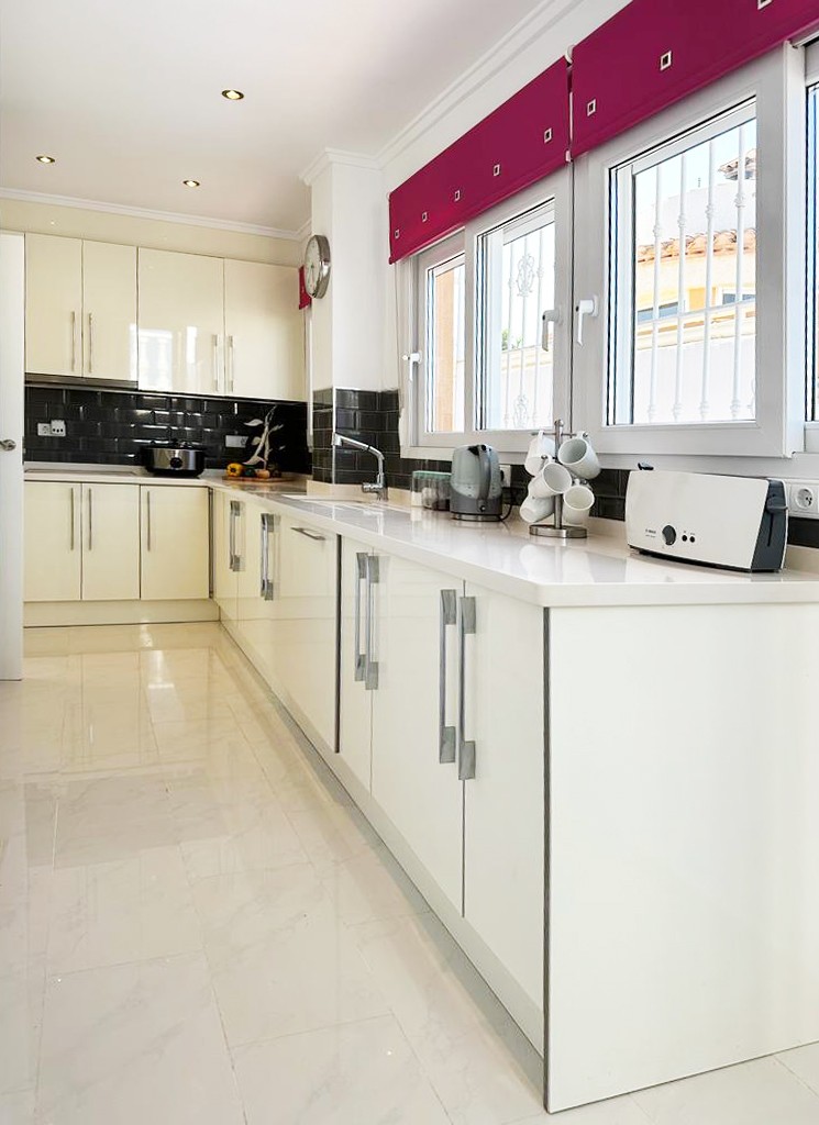 For sale - 4 Bedroom 4 Bathroom Detached Villa in San Miguel de Salinas - San Miguel de Salinas  - Alicante