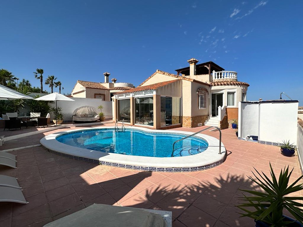 For sale - 4 Bedroom 4 Bathroom Detached Villa in San Miguel de Salinas - San Miguel de Salinas  - Alicante