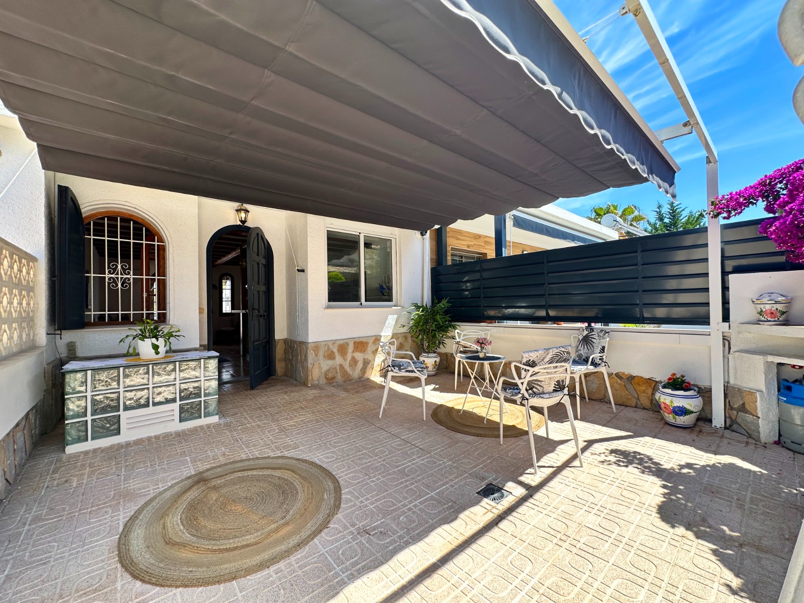 For sale - 3 Bedroom 3 Bathroom Townhouse in La Zenia - La Zenia  - Alicante