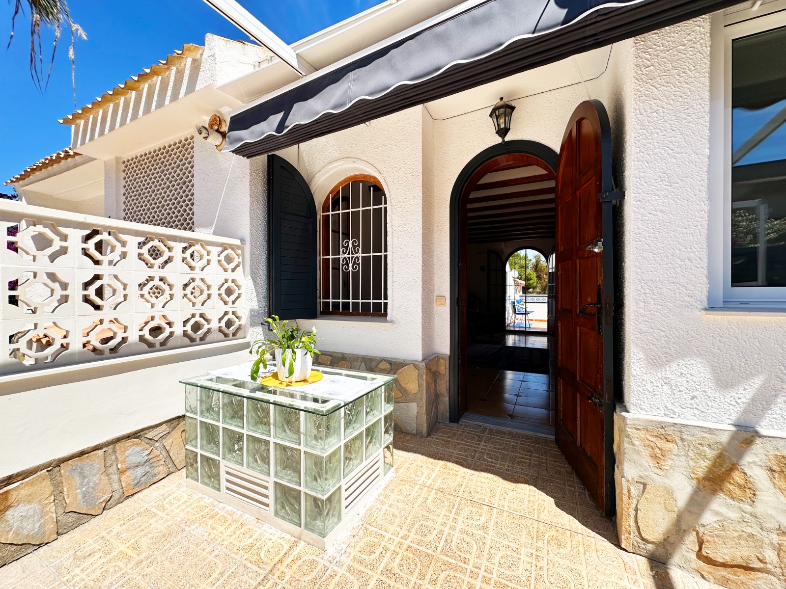 For sale - 3 Bedroom 3 Bathroom Townhouse in La Zenia - La Zenia  - Alicante