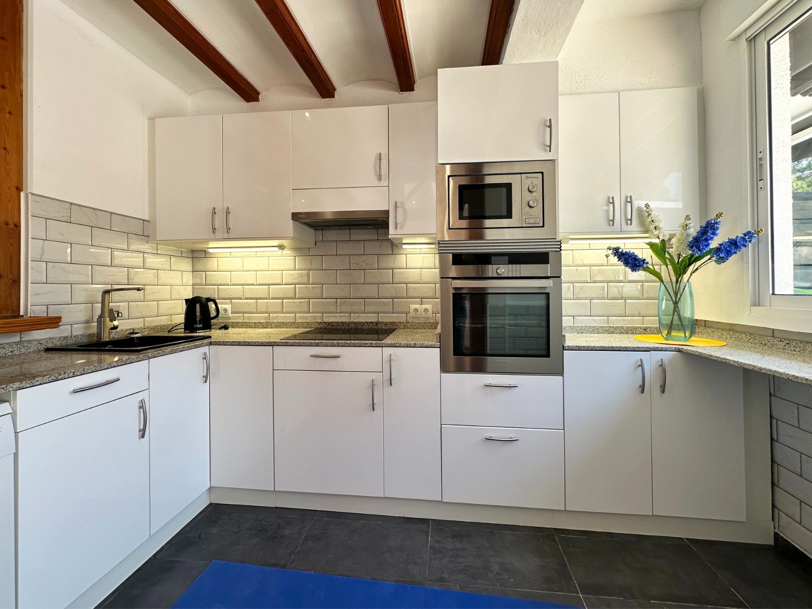 For sale - 3 Bedroom 3 Bathroom Townhouse in La Zenia - La Zenia  - Alicante