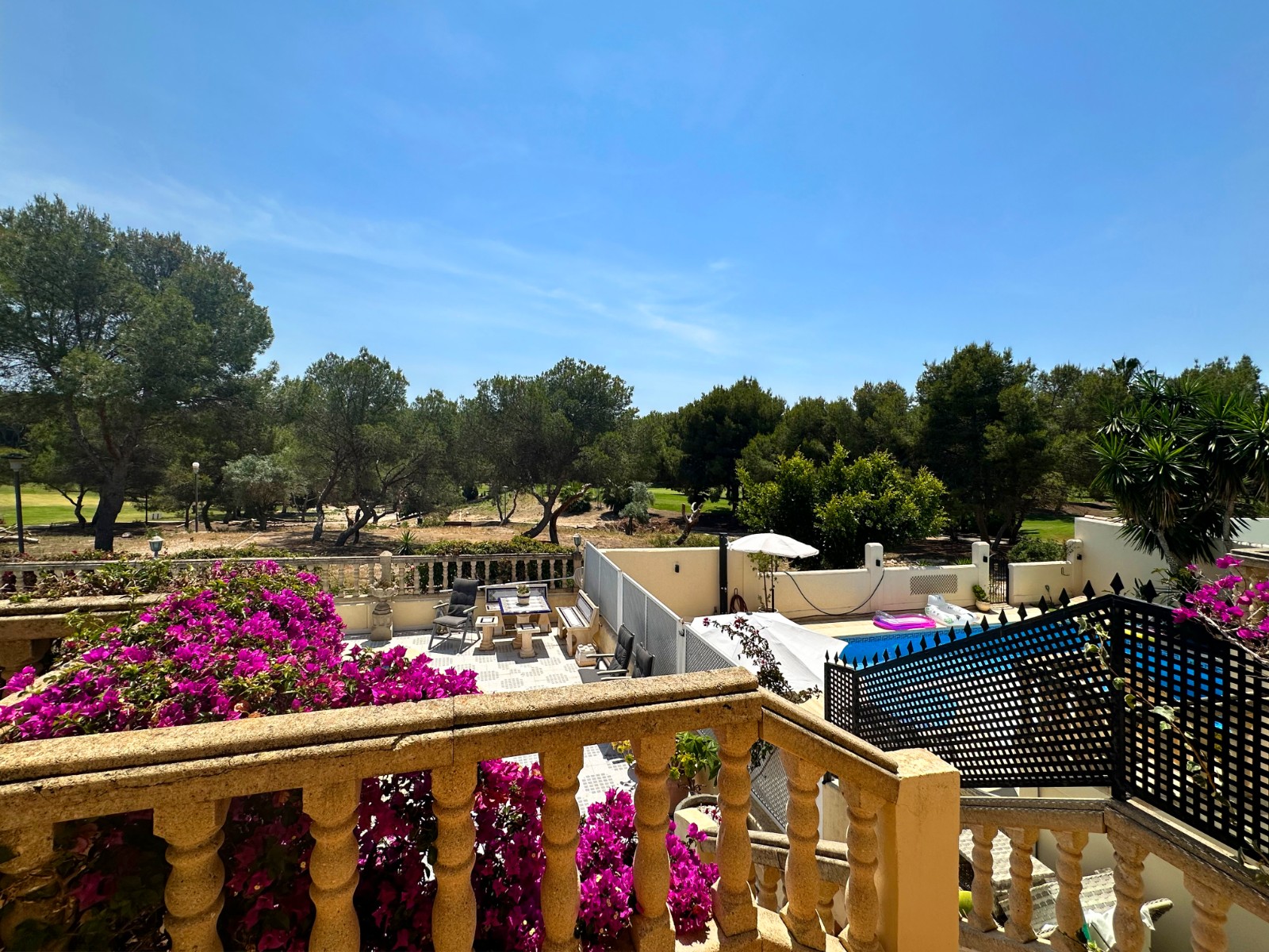 For sale - 3 Bedroom 3 Bathroom Villa in Villamartin - Las Ramblas  - Alicante