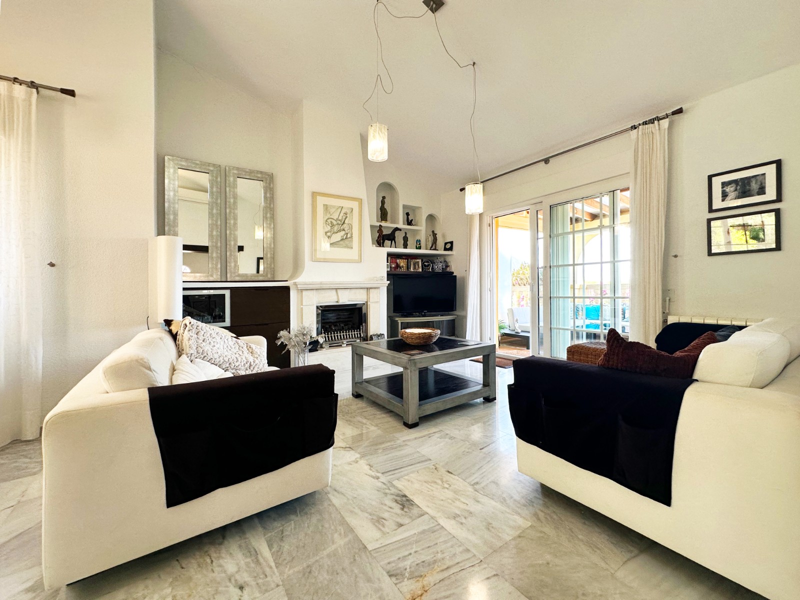 For sale - 3 Bedroom 3 Bathroom Villa in Villamartin - Las Ramblas  - Alicante