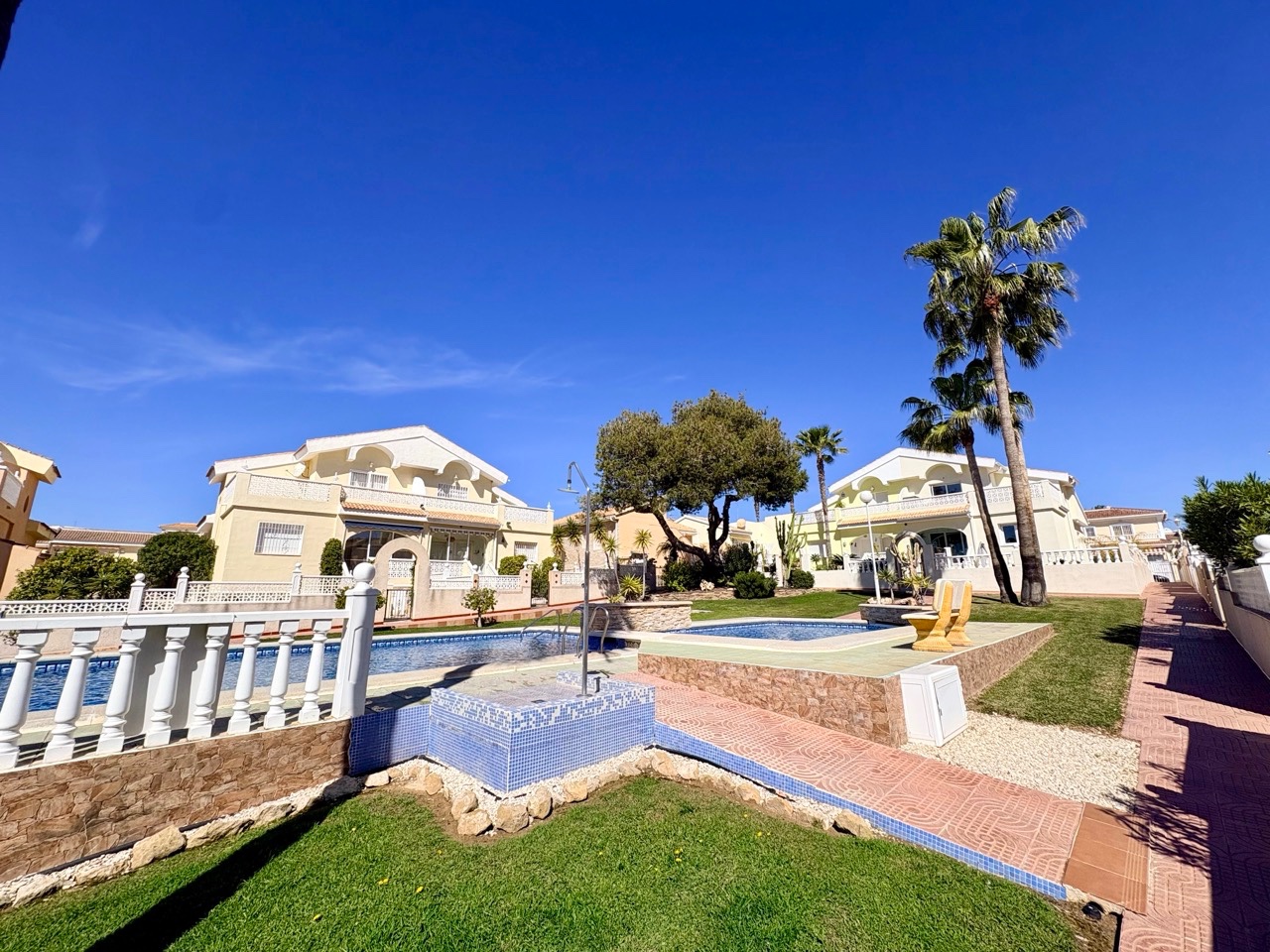 For sale - 2 Bedroom 1 Bathroom Adosado in Rojales - Ciudad Quesada  - Alicante