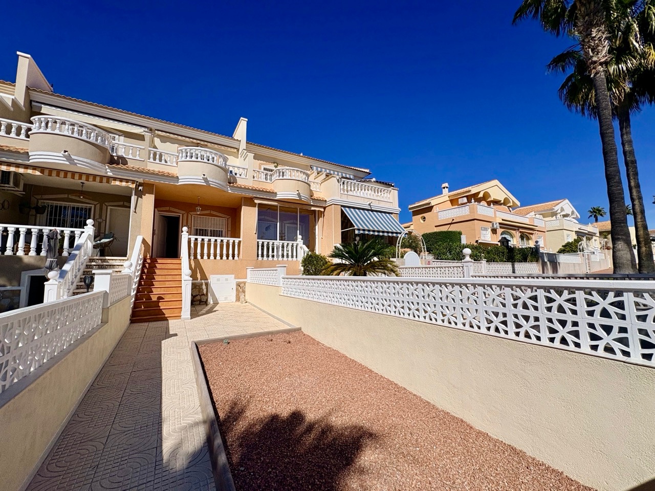 For sale - 2 Bedroom 1 Bathroom Adosado in Rojales - Ciudad Quesada  - Alicante