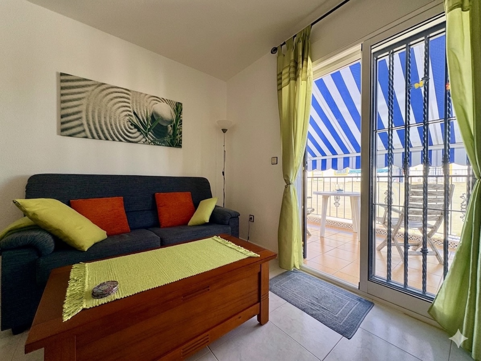 For sale - 3 Bedroom 1 Bathroom Apartment in Playa Flamenca - Playa Flamenca  - Alicante