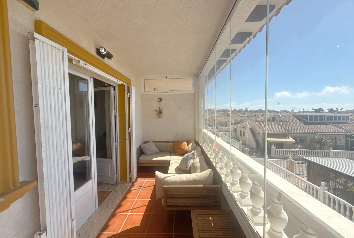 For sale - 2 Bedroom 1 Bathroom Apartment in Cabo Roig -  - Alicante