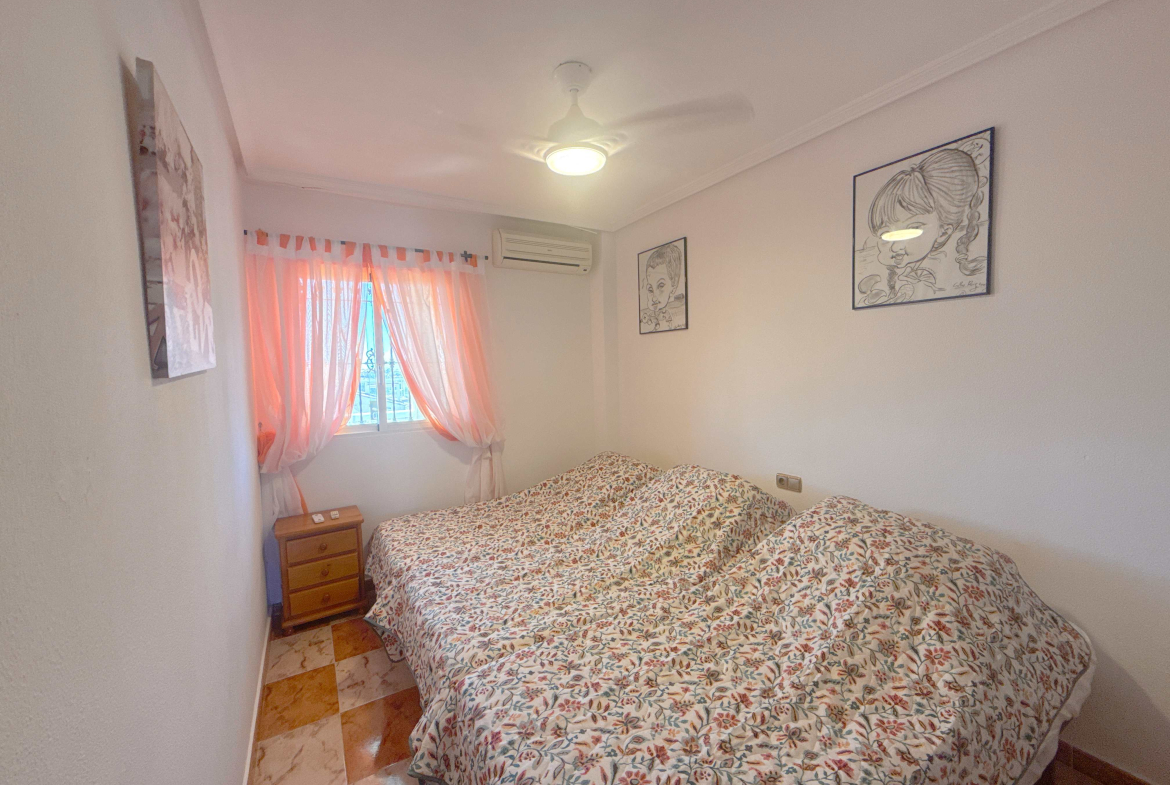 For sale - 2 Bedroom 1 Bathroom Apartment in Cabo Roig -  - Alicante
