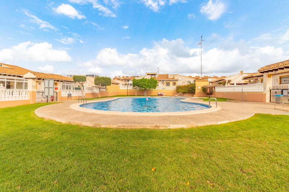 For sale - 2 Bedroom 1 Bathroom Apartment in Cabo Roig -  - Orihuela Costa