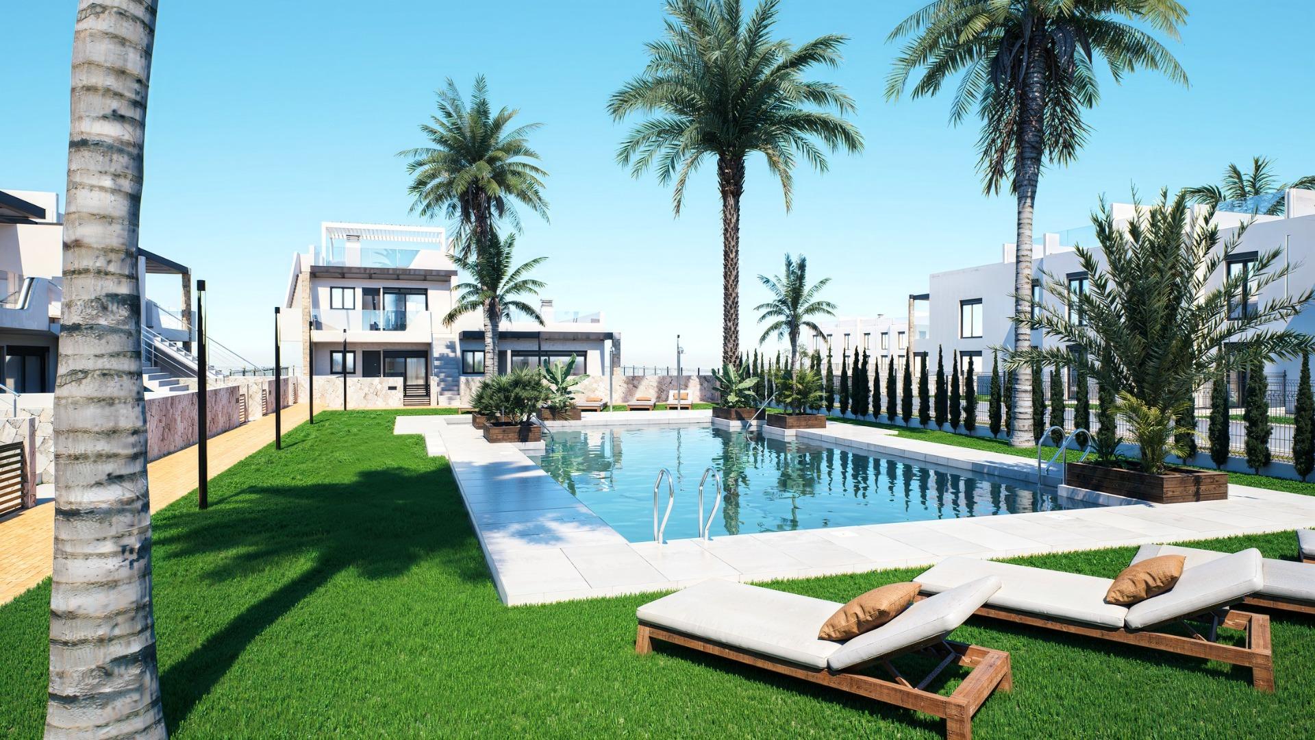 For sale - 3 Bedroom 2 Bathroom Bungalow in Pilar de La Horadada - pueblo  - Alicante
