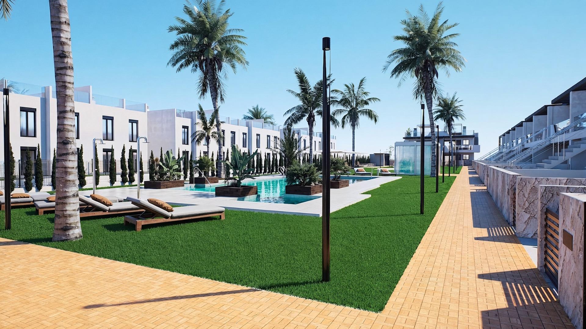 For sale - 3 Bedroom 2 Bathroom Bungalow in Pilar de La Horadada - pueblo  - Alicante