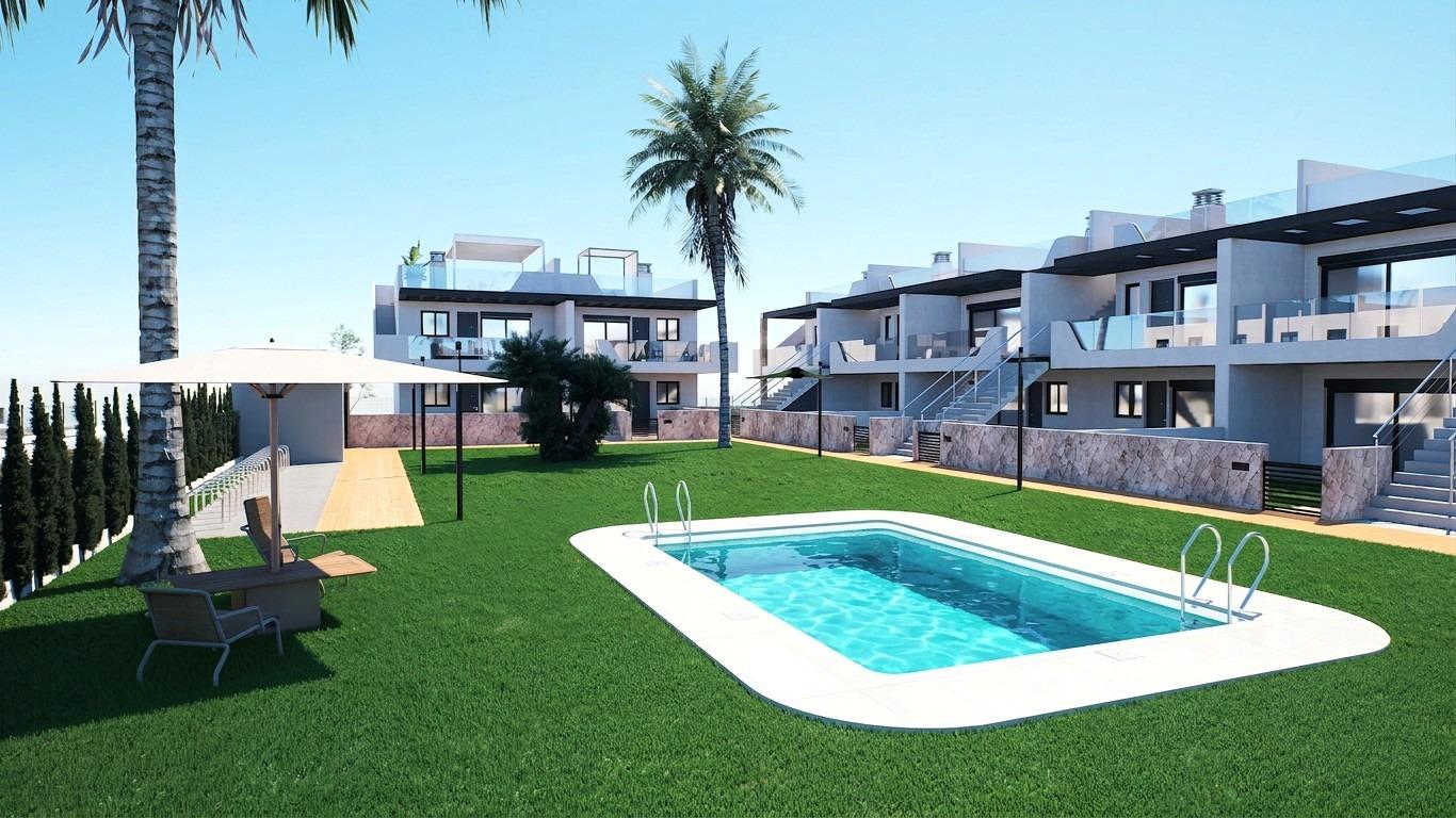 For sale - 3 Bedroom 2 Bathroom Bungalow in Pilar de La Horadada - pueblo  - Alicante