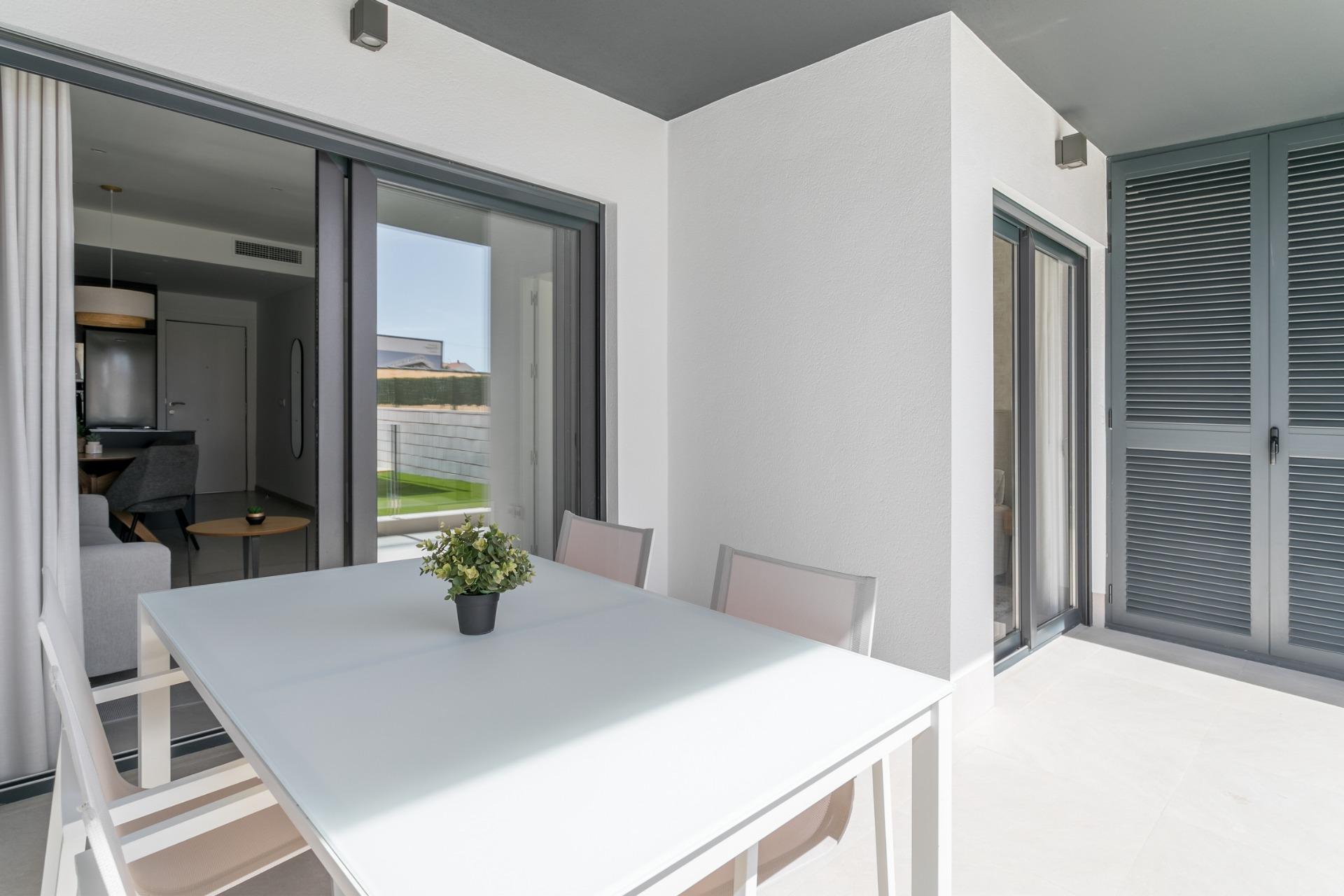 For sale - 3 Bedroom 2 Bathroom Penthouse in Torrevieja - Torreblanca  - Alicante