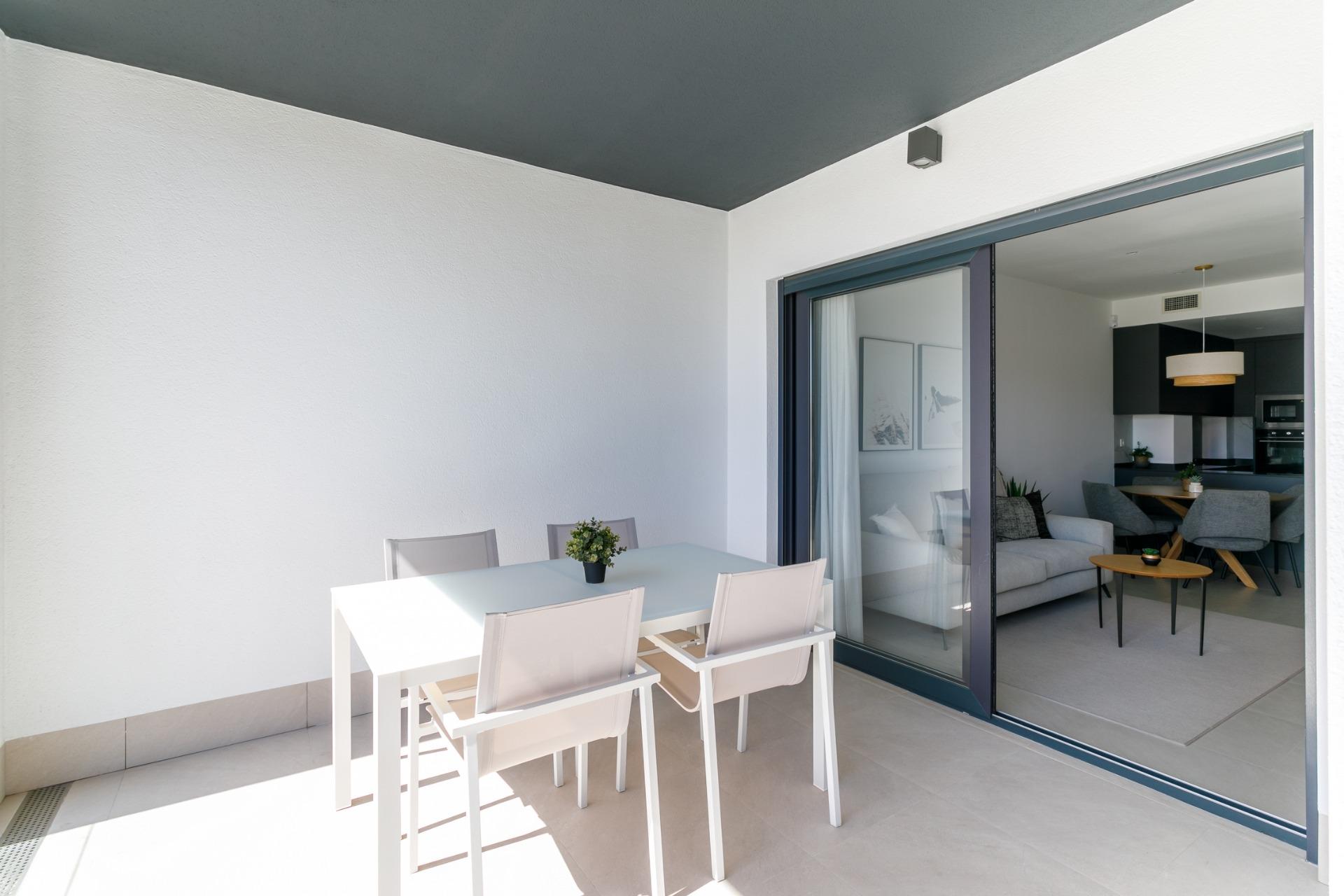 For sale - 3 Bedroom 2 Bathroom Penthouse in Torrevieja - Torreblanca  - Alicante