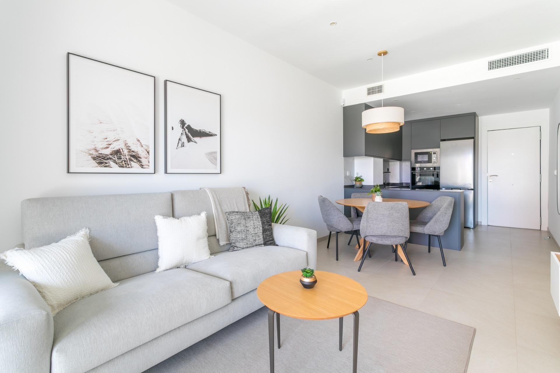 For sale - 3 Bedroom 2 Bathroom Penthouse in Torrevieja - Torreblanca  - Alicante