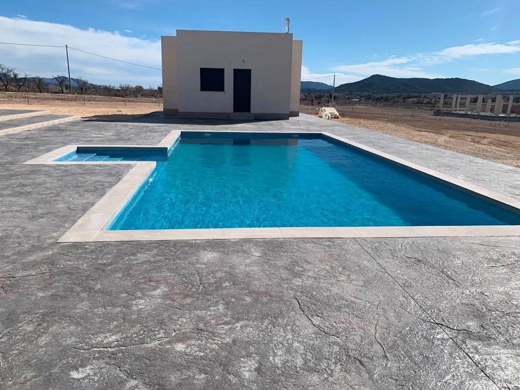 For sale - 4 Bedroom 3 Bathroom Villa in Pinoso - Camino Del Prado  - Alicante
