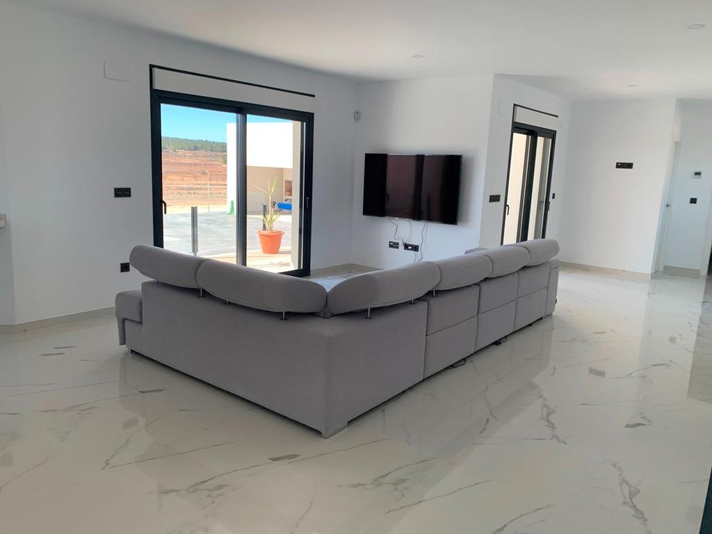 For sale - 4 Bedroom 3 Bathroom Villa in Pinoso - Camino Del Prado  - Alicante