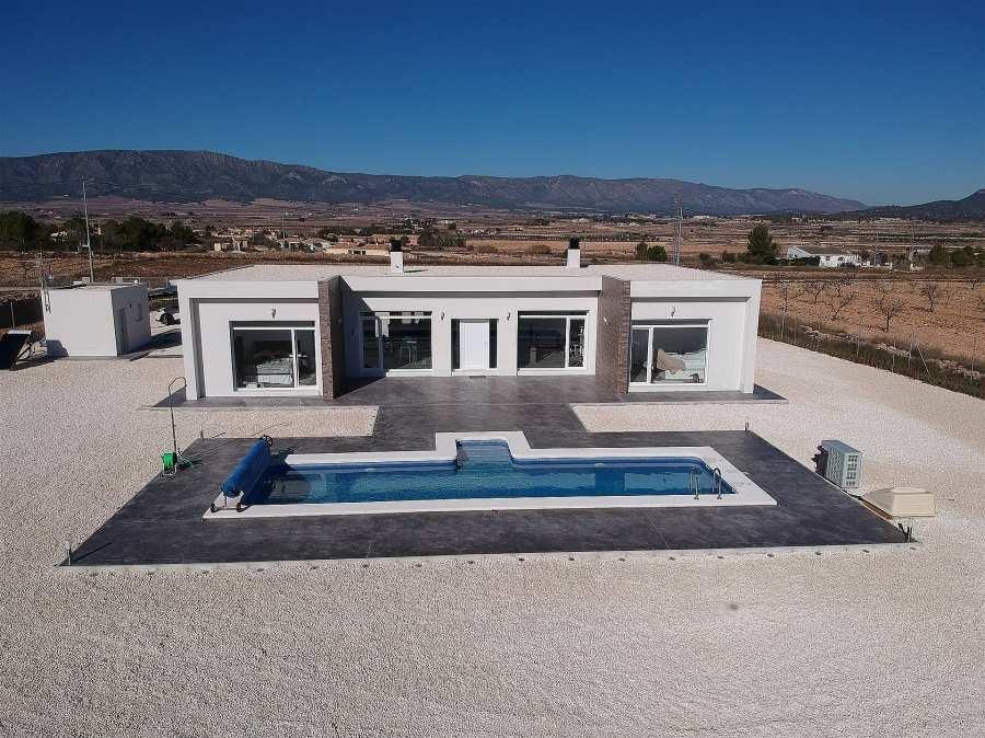 For sale - 3 Bedroom 2 Bathroom Villa in Pinoso - Camino Del Prado  - Alicante