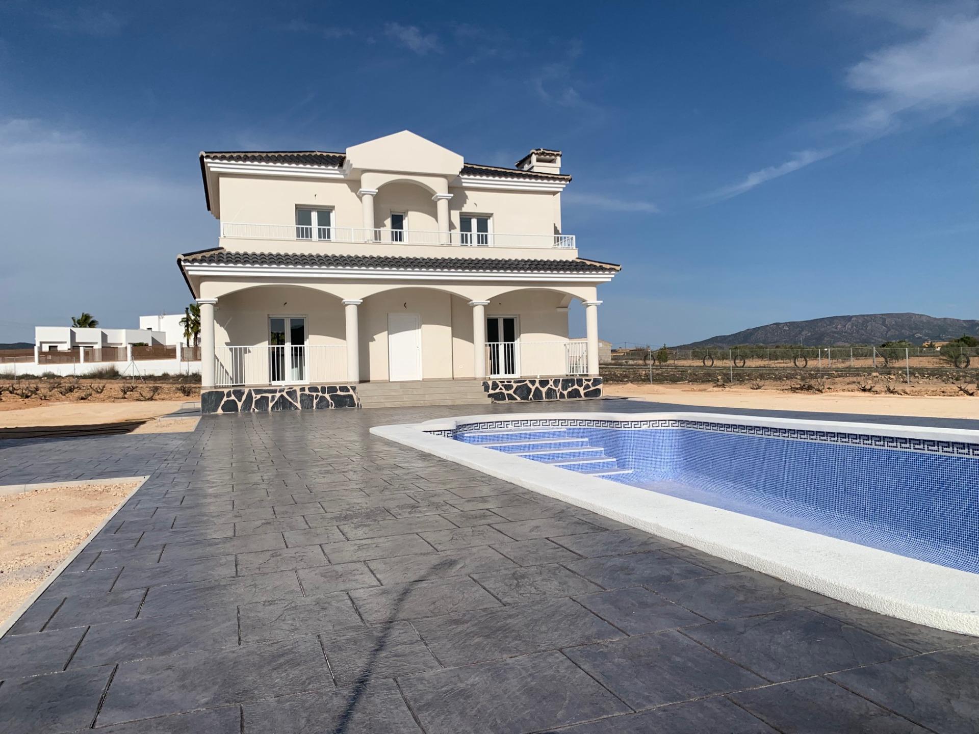 For sale - 4 Bedroom 3 Bathroom Villa in Pinoso - Camino Del Prado  - Alicante