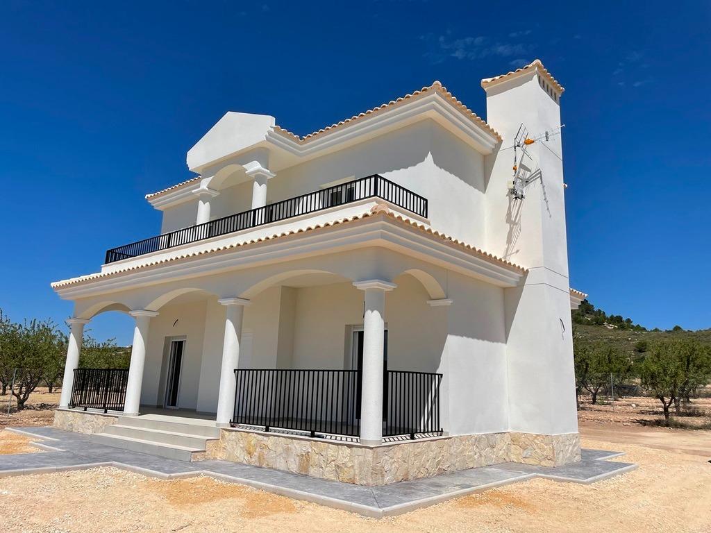For sale - 4 Bedroom 3 Bathroom Villa in Pinoso - Camino Del Prado  - Alicante