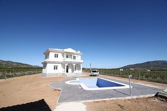 For sale - 4 Bedroom 3 Bathroom Villa in Pinoso - Camino Del Prado  - Alicante