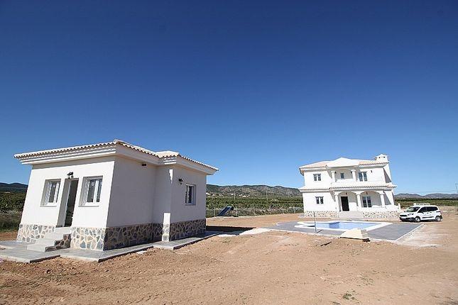 For sale - 4 Bedroom 3 Bathroom Villa in Pinoso - Camino Del Prado  - Alicante