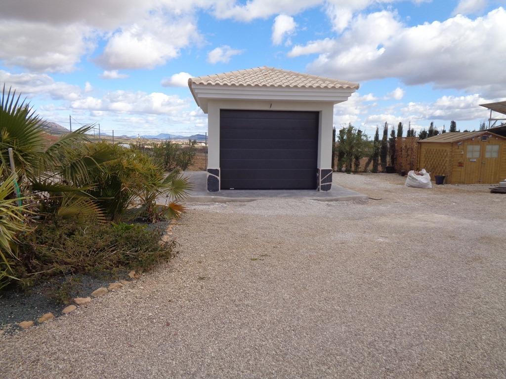 For sale - 3 Bedroom 2 Bathroom Villa in Pinoso - Camino Del Prado  - Alicante