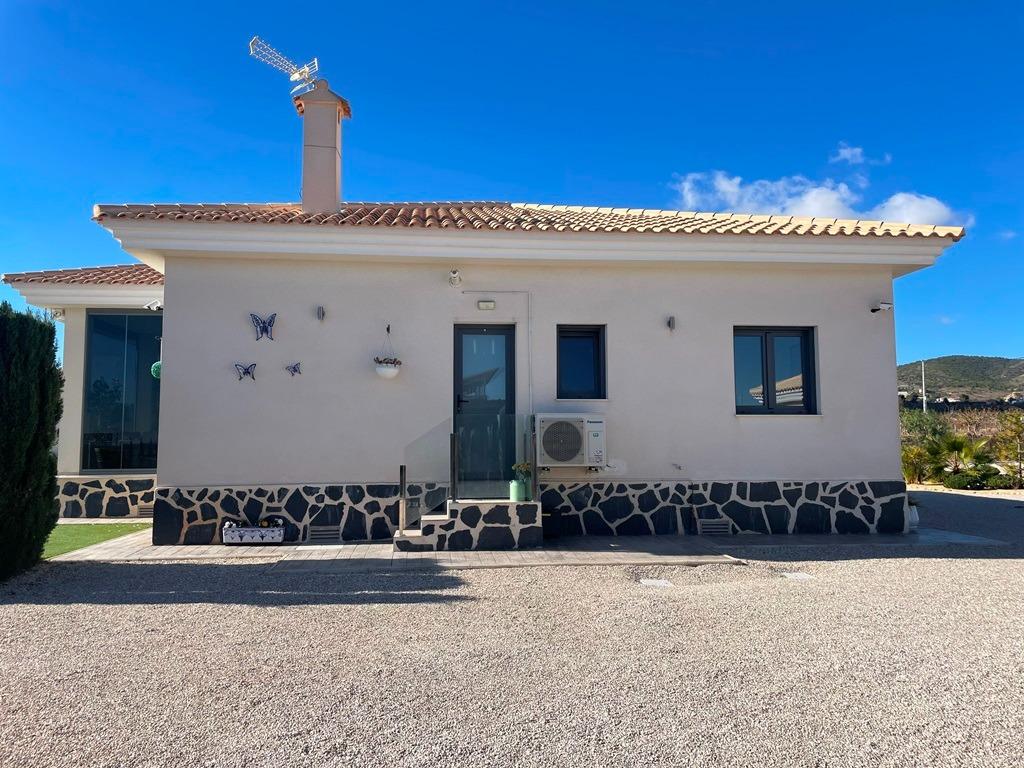 For sale - 3 Bedroom 2 Bathroom Villa in Pinoso - Camino Del Prado  - Alicante