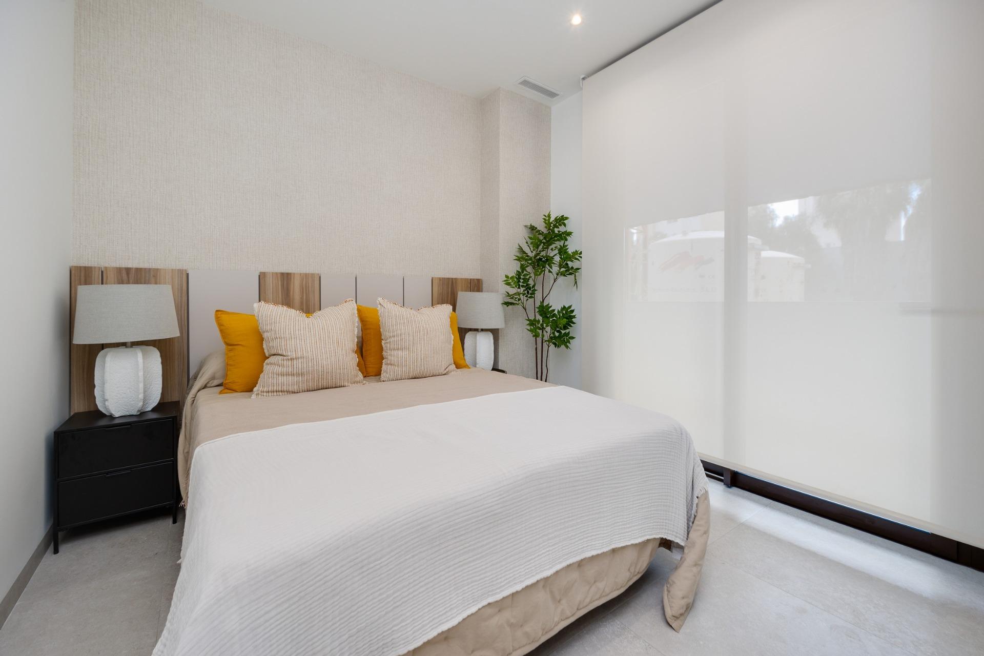 For sale - 2 Bedroom 2 Bathroom Penthouse in Guardamar del Segura - Avda del Puerto  - Alicante