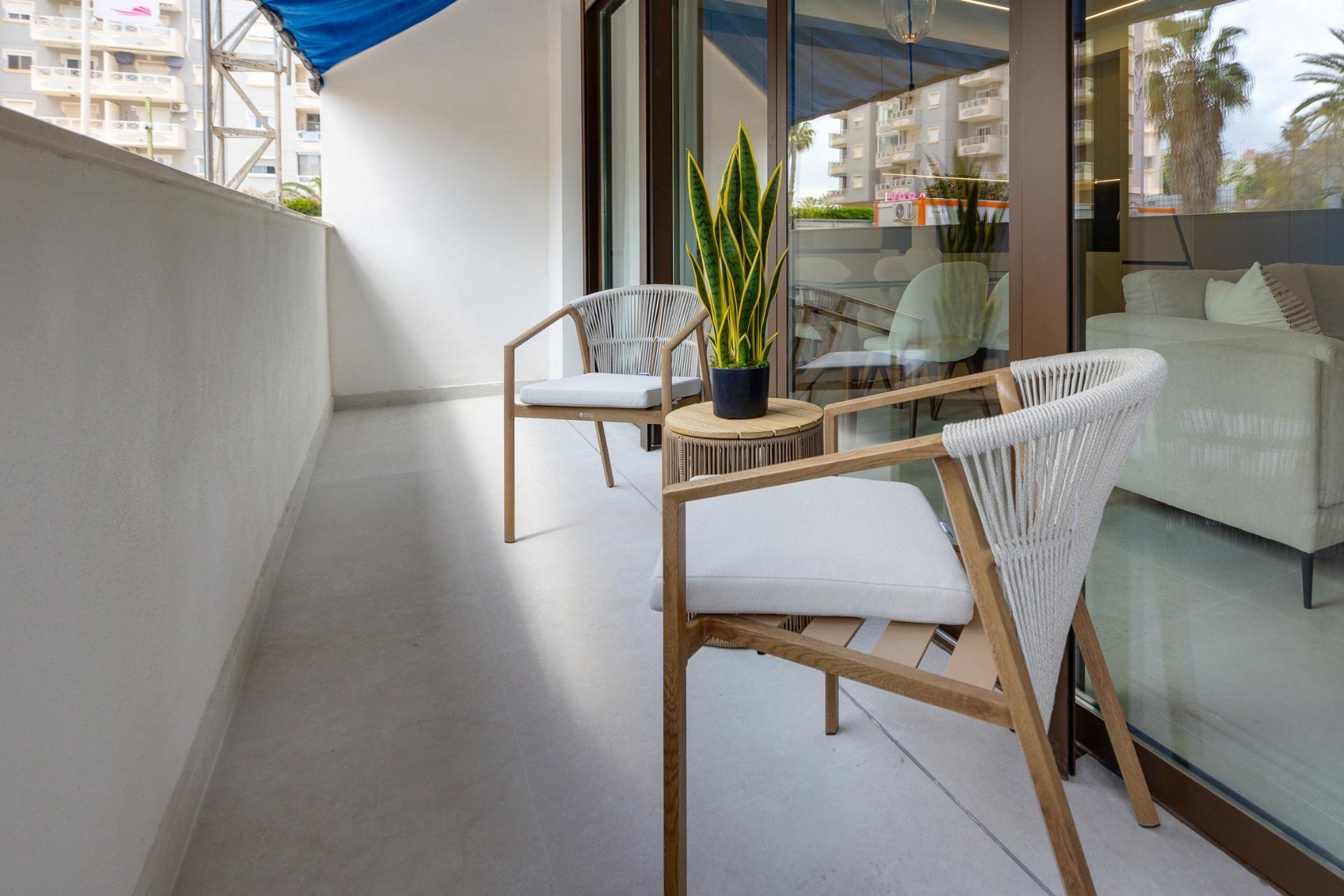 For sale - 2 Bedroom 2 Bathroom Penthouse in Guardamar del Segura - Avda del Puerto  - Alicante